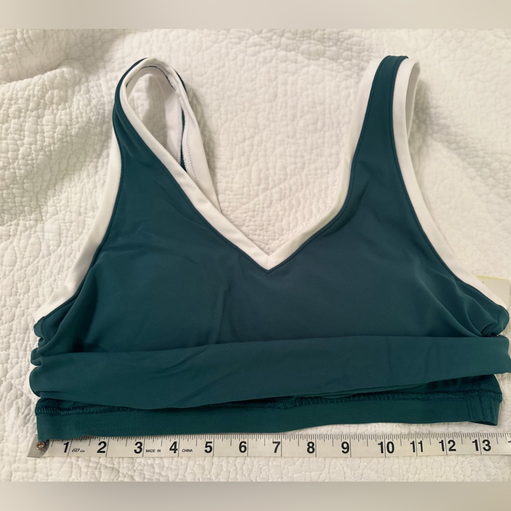 All in Motion Women’s Light Support V neck Cropped Sports Bra   Dark Green.   M - Picture 4 of 7